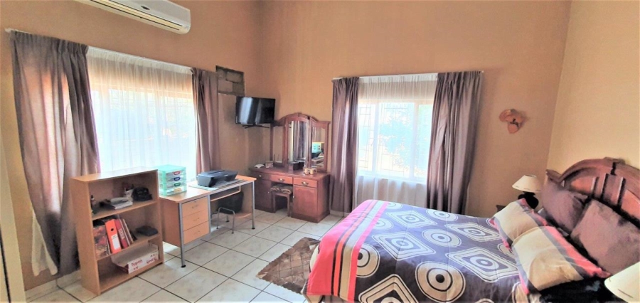 5 Bedroom Property for Sale in Upington Rural Northern Cape